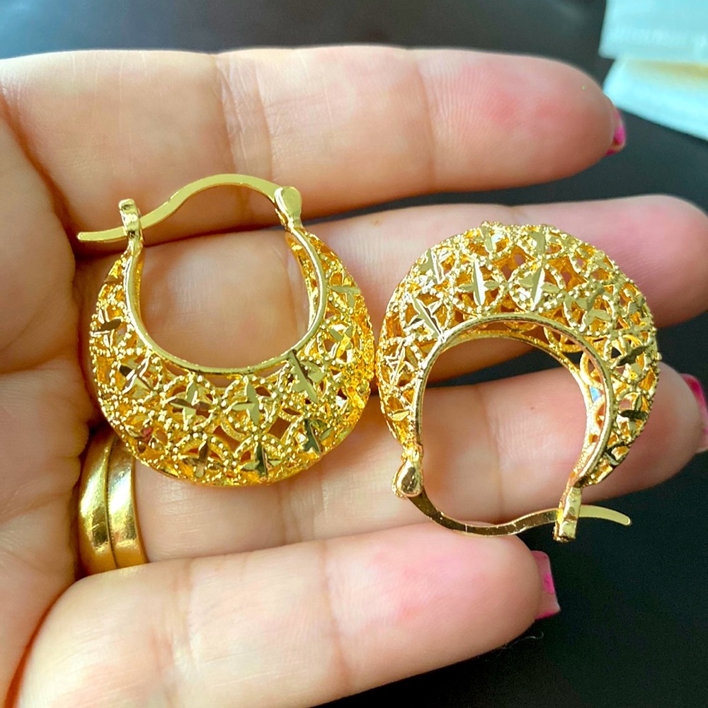 hoop earring